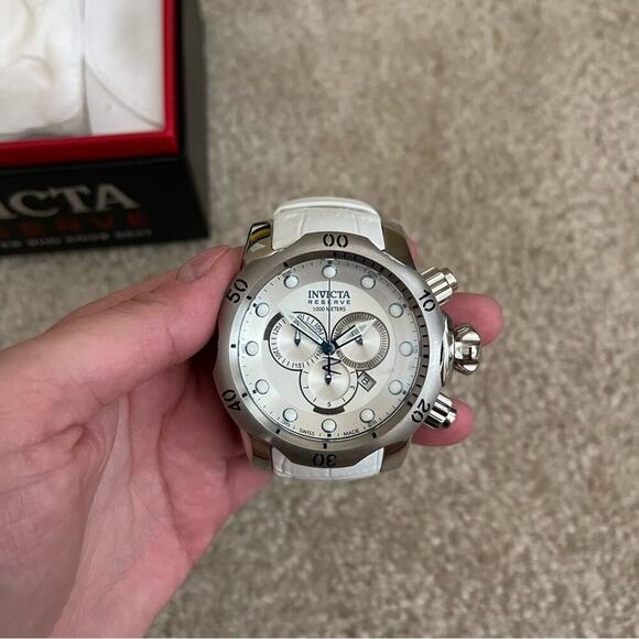 New Invicta Reserve Venom 22007 Limited Edition White Leather Swiss Quartz Watch - Picture 4 of 16